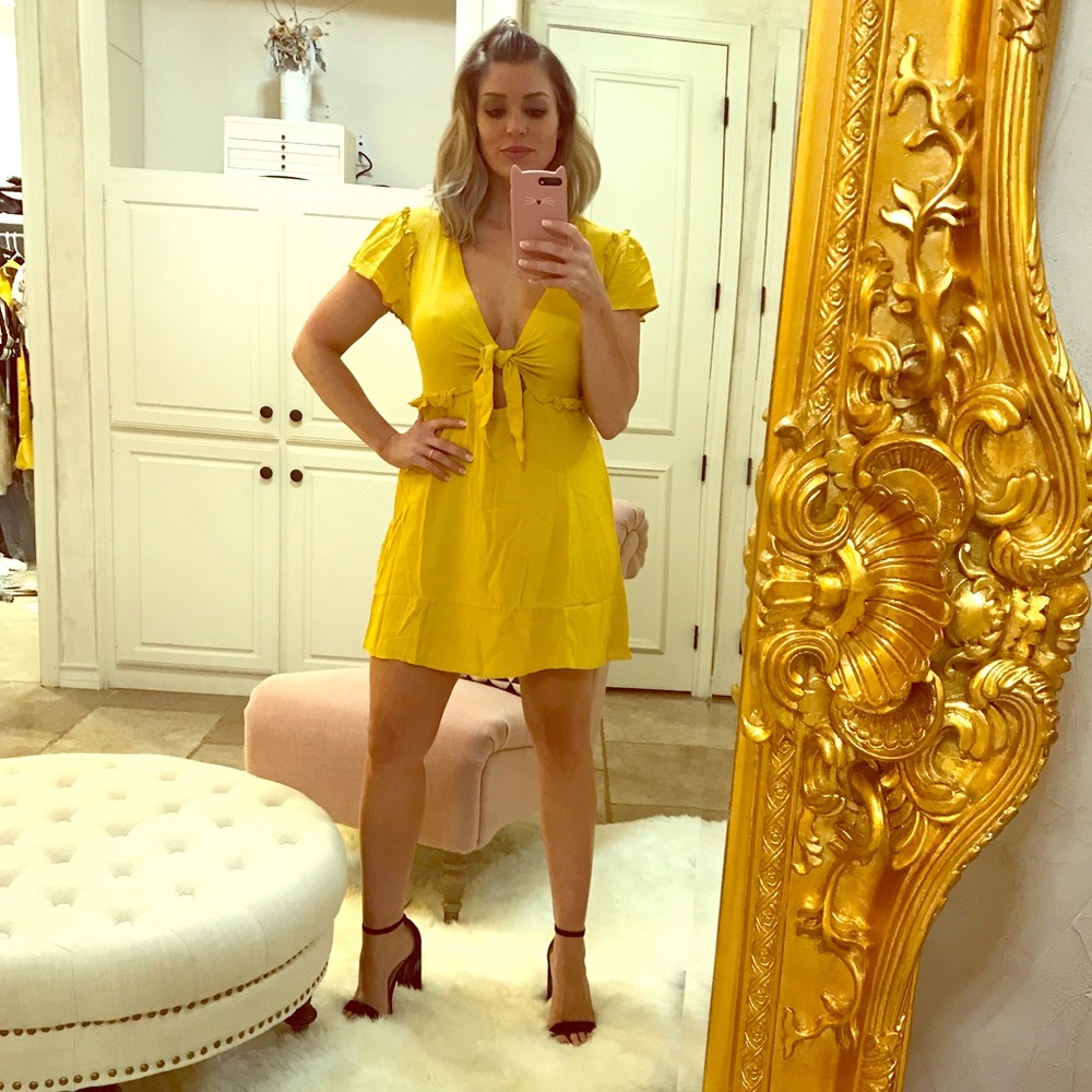 💛mustard yellow Lulu’s summer dress